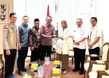 Pemerintah Kabupaten Muaro Jambi Melalui Wakil Bupati Muaro Jambi, Junaidi H. Mahir, Menerima Bantuan Dari Baznas Pusat di Kantor Baznas Pusat