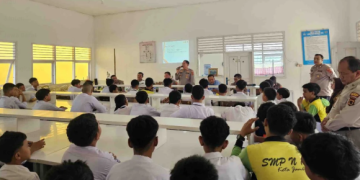 Sat Binmas Polresta Jambi Beri Penyuluhan Kenakalan Remaja dan Antisipasi Geng Motor di SMP Negeri 12 Kota Jambi