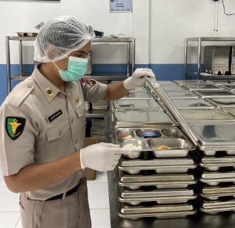 Cegah Gangguan Kesehatan, Sidokkes Polres Muaro Jambi Lakukan Pemeriksaan Food Safety di Dapur SPPG