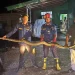 Damkartan Muaro Jambi Evakuasi Ular Sanca Sepanjang 4 Meter di Rumah Warga