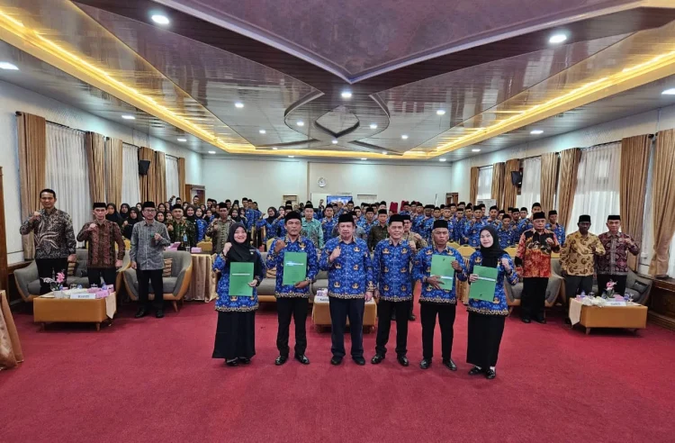 27 PPPK Tahap II Optimalisasi Formasi 2024 dan 75 PPPK Paruh Waktu Kemenag Jambi Dilantik