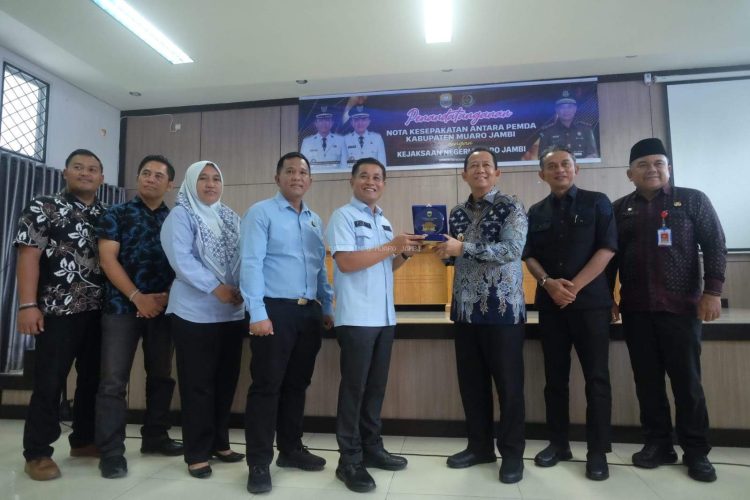 Pemkab Muaro Jambi dan Kejaksaan Negeri Muaro Jambi Menandatangani Nota Kesepakatan Tentang Penanganan Masalah Hukum Bidang Perdata dan Tata Usaha Negara