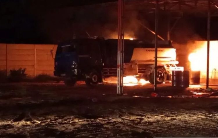 Polisi Selidiki Kebakaran Truk Tangki yang Tewaskan Satu Orang di Bagan Pete