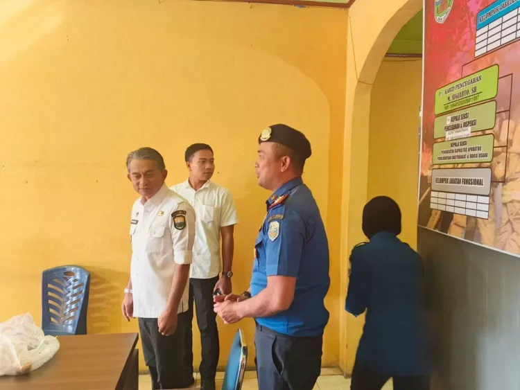 Wabup Junaidi H. Mahir Sidak ke Kantor Damkar Muaro Jambi, Tekankan Respons Cepat dan Kesiapan Armada