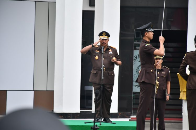 Kajati Jambi Sugeng Hariadi Gelar Upacara Hari Pahlawan, Saatnya Berjuang dengan Ilmu, Empati dan Pengabdian