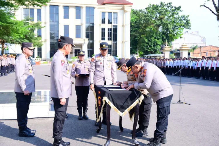 Polda Jambi Tanda Tangani Komitmen Tolak Judi Online dan Narkoba, Kapolda Tekankan Integritas Personel