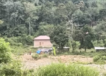 Excavator Zoomlion Disinyalir Milik Gunjo, Rusak JUT Desa Telentam, Warga Akan Lapor Polisi..!