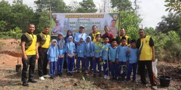 Polres Muaro Jambi Gelar Penanaman Pohon Serentak di Mapolsek
