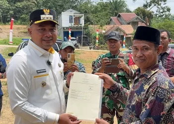 Bupati Tebo Serahkan 164 Sertifikat Tanah, Ingatkan Ketaatan Bayar PBB