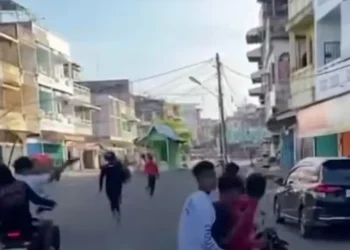 Viral di Medsos, Remaja di Jambi Tawuran Bersenjata Tajam di Kawasan Terminal Rawasari