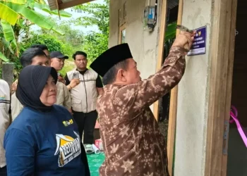 Gubernur Al Haris Serahkan Bantuan Bedah Rumah di Merangin Senilai Rp 1,72 Miliar