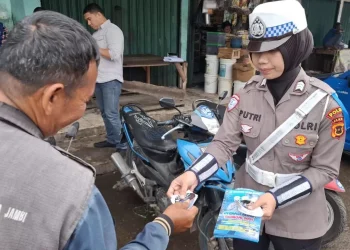 Tingkatan Kendaraan Tertib Berlalu Lintas, Satgas Preemtif Ops Zebra 2025 Sasar Komunitas Ojek di Pasar Angso Duo