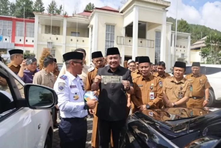 Kendaraan Dinas Pemdes Dikumpulkan Untuk Pendataan