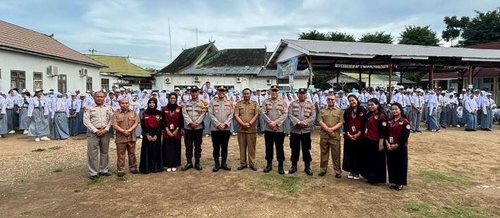 Sat Binmas Polresta Jambi Gelar Penyuluhan Kenakalan Remaja di SMAN 12 Kota Jambi