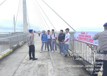 Satgas KRYD Ditpolairud Polda Jambi Berikan Himbauan Keselamatan Kepada Masyarakat diseputaran Gentala arasy