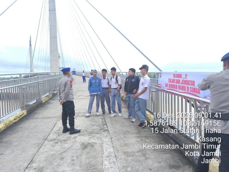Satgas KRYD Ditpolairud Polda Jambi Berikan Himbauan Keselamatan Kepada Masyarakat diseputaran Gentala arasy