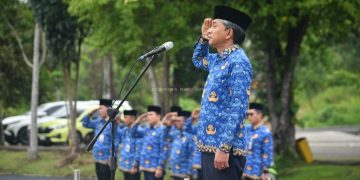 Wakil Bupati Muaro Jambi, Junaidi H. Mahir, memimpin Upacara Hari Kesadaran Nasional (HKN) dan Hari Bela Negara (HBN) ke-77