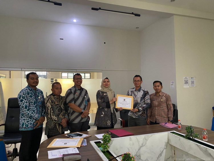 Bupati Anwar Sadat Kukuhkan dan Mutasi Sejumlah Pejabat di Lingkup Pemkab Tanjab Barat