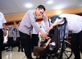 Kunjungi Sekolah Luar Biasa Peringatan Hari Disabilitas, Kapolda Jambi : Mereka Anak-anak Hebat