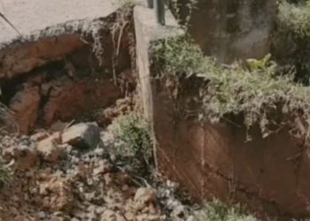 Jembatan Penghubung di Kuwali Pecah Bajubang Terancam Putus Akibat Abrasi