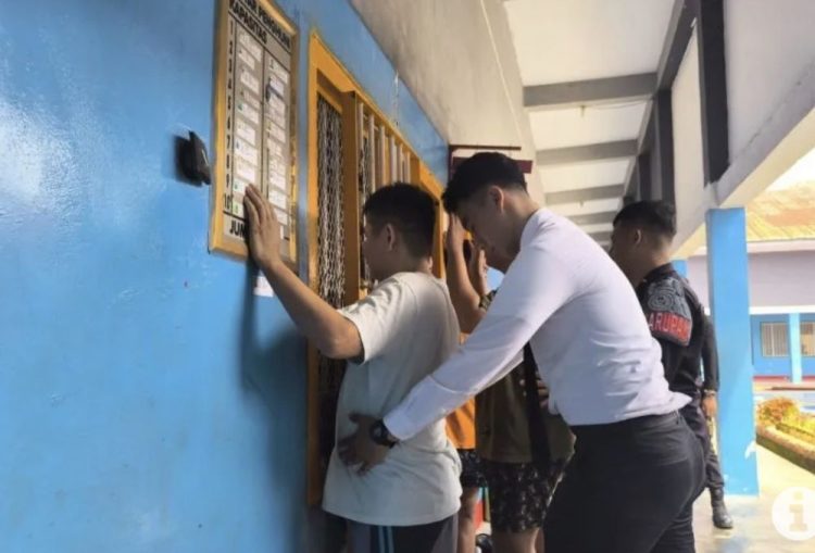 Geledah Blok Hunian, Petugas Lapas Sarolangun Temukan Ponsel dari Tangan Napi