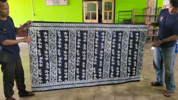 Lapas Kelas IIA Jambi Bekali Warga Binaan dengan Latihan Membatik