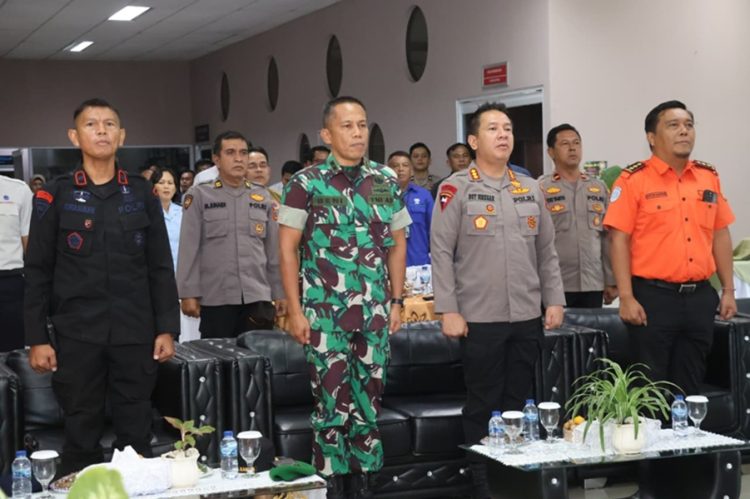 Kapolresta Jambi Hadiri Latihan Skala Penuh Simulasi Penanggulangan Keadaan Darurat di Bandara STS Jambi