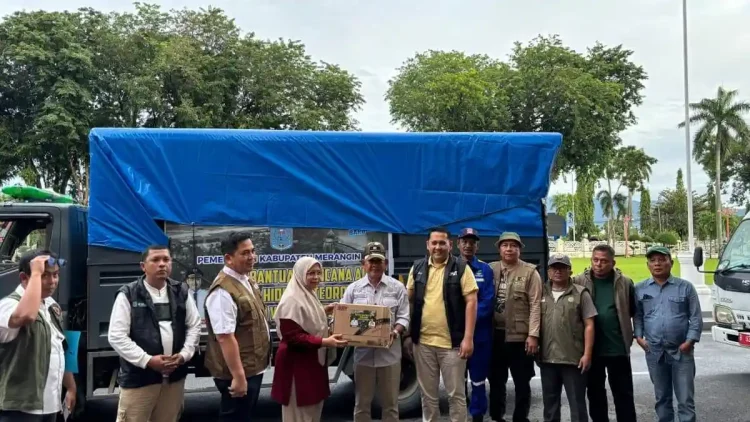 Hujan Deras, Banjir di Kota Jambi Rendam Rumah Warga dan Jalan