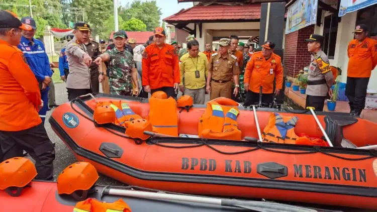 Hujan Deras, Banjir di Kota Jambi Rendam Rumah Warga dan Jalan