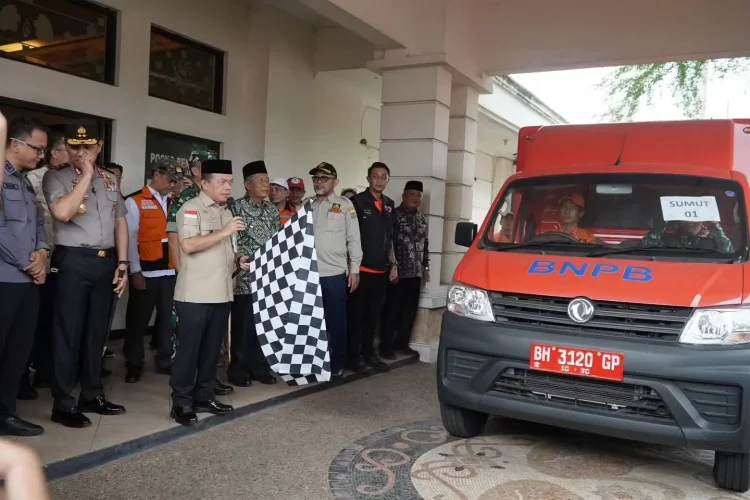 Al Haris Lepas 25 Truk Bantuan dan Rp 2,5 M Donasi Provinsi Jambi untuk Korban Bencana di Aceh, Sumut dan Sumbar