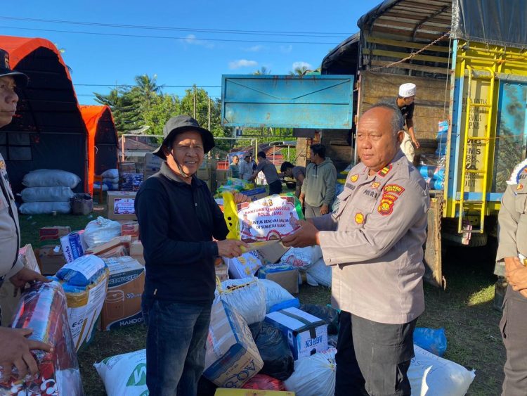 Bupati Muaro Jambi Dr. Bambang Bayu Suseno, SP, MM, M.Si Secara Resmi Membuka Gelaran Festival Lebung Betuah Tahun 2025