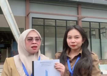 Kades Desa Tanjung Lebar Endang Lestari Datangi Kantor PLN Pusat Terkait Belum Masuknya Listrik Ke Desanya