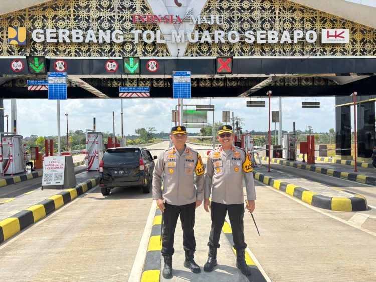 Kapolres Muaro Jambi Laksanakan Pengecekan Pos Pam Nataru 2025-2026