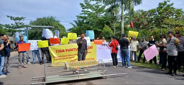 Zona Merah Belum Dicabut, Warga Pastikan Aksi Lanjutan Bakal Lebih Besar