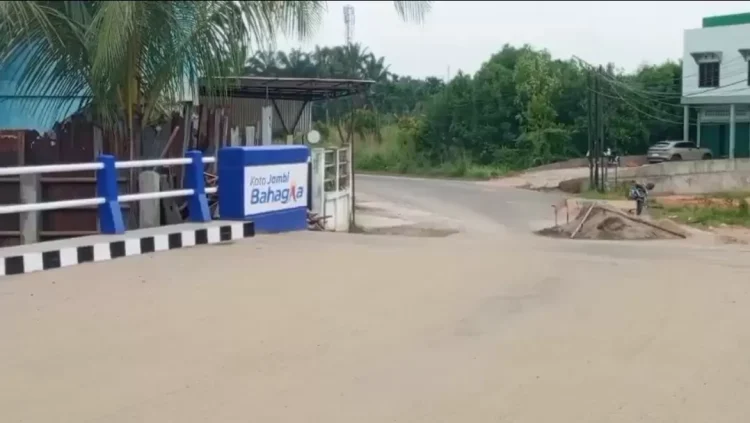 Warga Minta Jembatan Saribakti Segera Dibuka Setelah Rampung Diperbaiki
