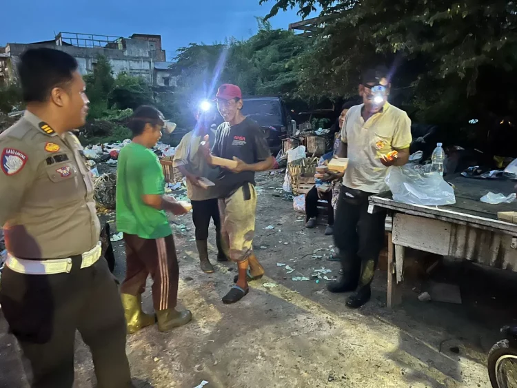 Berkah Subuh, Polantas Polda Jambi Pererat Kedekatan dengan Warga Lewat Program Polantas Menyapa