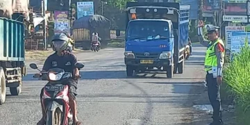Ditlantas Polda Jambi Sterilisasi Bahu Jalan Jalur Arteri Paal 10 Jelang Puncak Nataru
