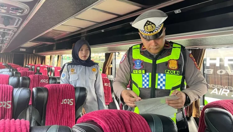 Polantas Hadir, Satlantas Polresta Jambi Lakukan Ramcheck Bus di Terminal Alam Barajo