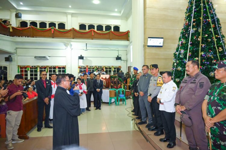 Polda Jambi Bersama Forkopimda Patroli dan Cek Gereja, Pospam, dan Posyan di Kota Jambi