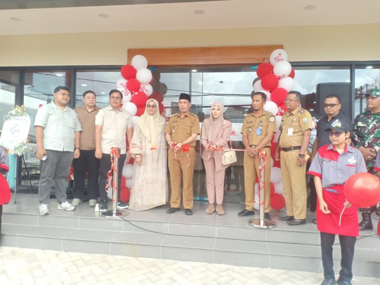 Rich Fried Chicken Resmi Buka Gerai di Jalan Kolonel Abun Jani