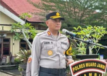 Kapolres Muaro Jambi Pimpin Upacara Kenaikan Pangkat 65 Perwira dan Personel
