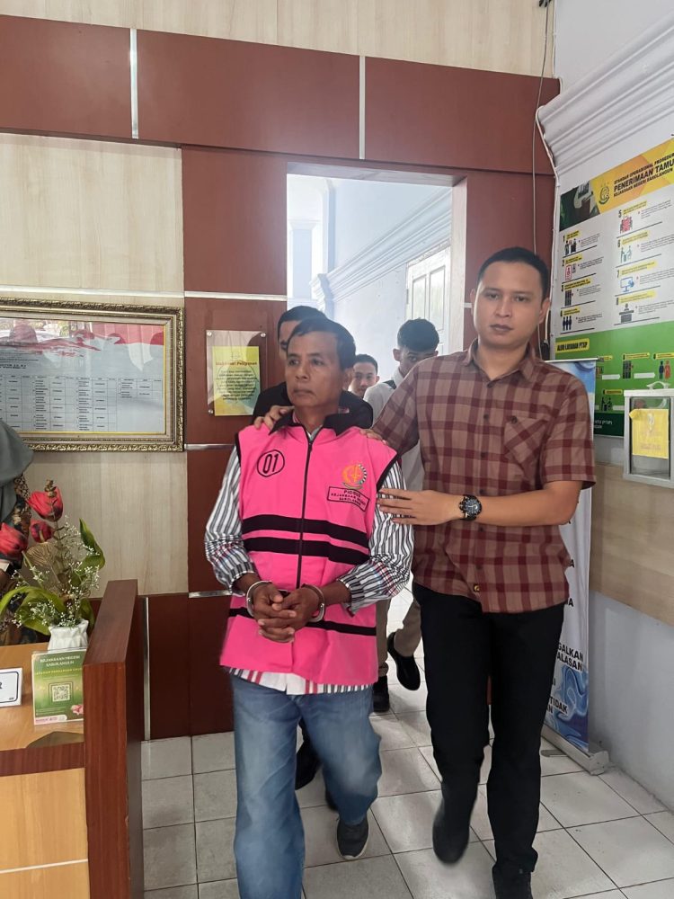 Hujan Deras, Banjir di Kota Jambi Rendam Rumah Warga dan Jalan