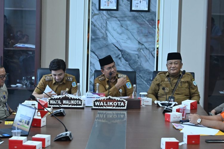 Jambi Bersatu Tangani Bencana: Wagub Sani Serahkan Dana Rp550 Juta dan 10 Ton Beras ke Medan