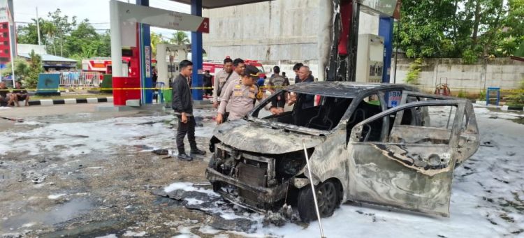 Polres Bungo Respon Cepat Kebakaran Mobil di Area SPBU Talang Pantai