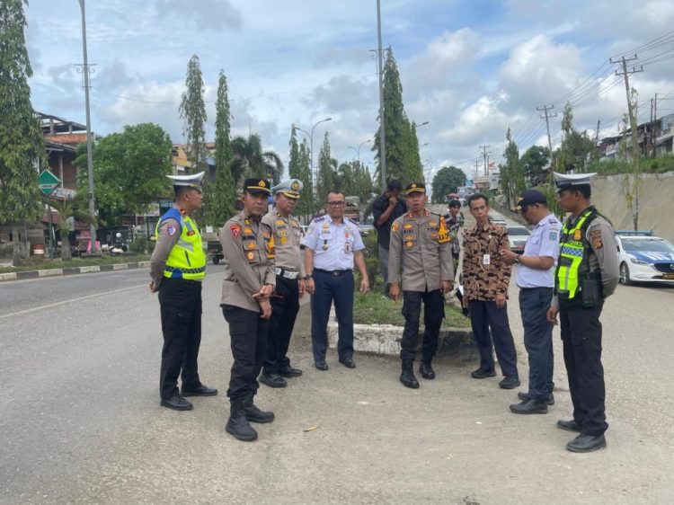 Bupati Anwar Sadat Kukuhkan dan Mutasi Sejumlah Pejabat di Lingkup Pemkab Tanjab Barat