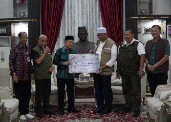 Jambi Bersatu Tangani Bencana: Wagub Sani Serahkan Dana Rp550 Juta dan 10 Ton Beras ke Medan
