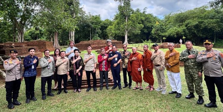 Menteri Kebudayaan RI Kunjungi Cagar Budaya Nasional Candi Muaro Jambi, Polres Muaro Jambi Pastikan Pengamanan Berjalan Aman dan Lancar