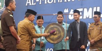 Pukul Gong, Wabup A. Khafidh Resmikan Al-Munawarroh Fest 2026