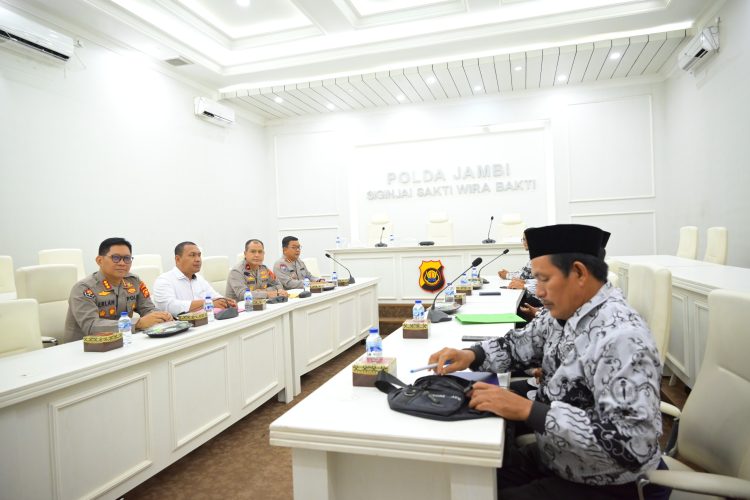 Polda Jambi Gelar Audiensi dengan PGRI, Bahas Perlindungan Guru dan Penyelesaian Kasus Secara Mediasi