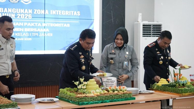 Kadiv Yankum Kanwil Kemenkum Jambi Hadiri Syukuran Peringatan Hari Bakti Imigrasi (HBI) ke-76 Tahun 2026